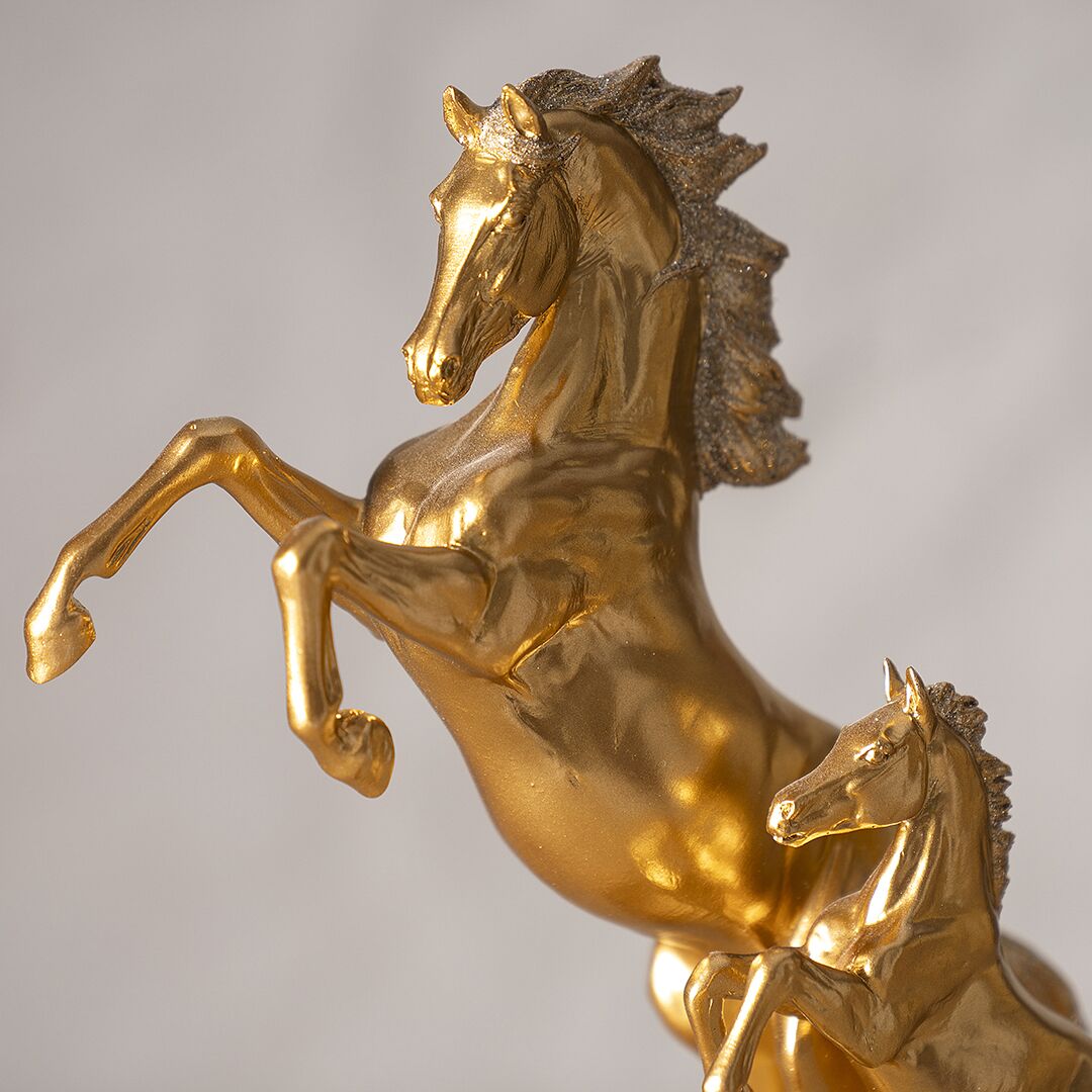 Valor Galloping Horse Gold 20×9.9×25.2Cm - Image 2