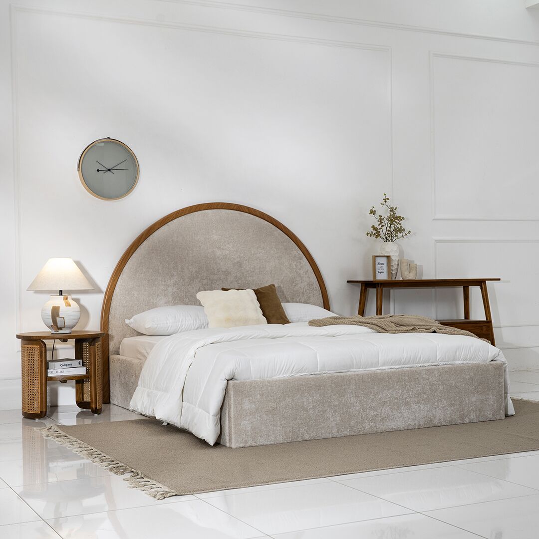 Cresent Bed - Image 7