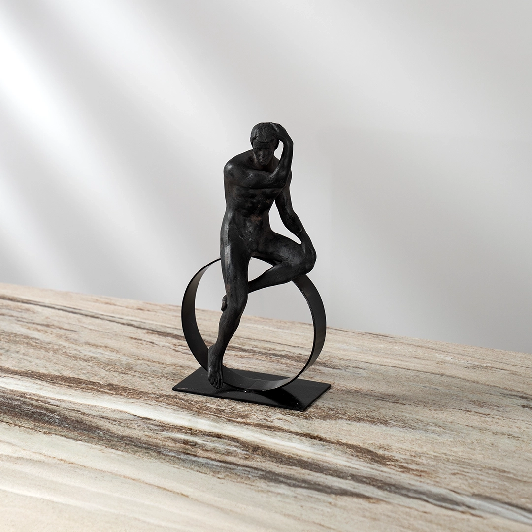 Blake resin figurine 15.5×10.5×30.2 cm - Image 4