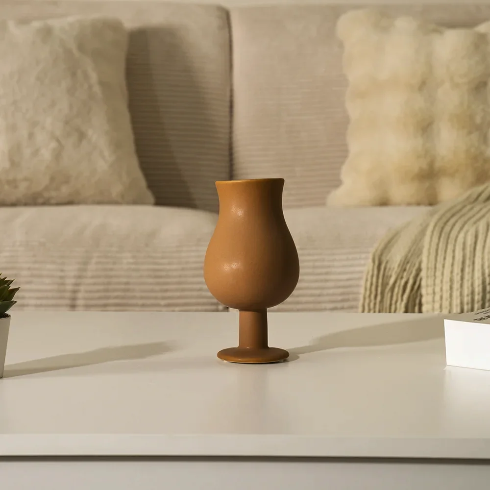 Quinn ceramic vase 9.2*9.2*16.7 cm