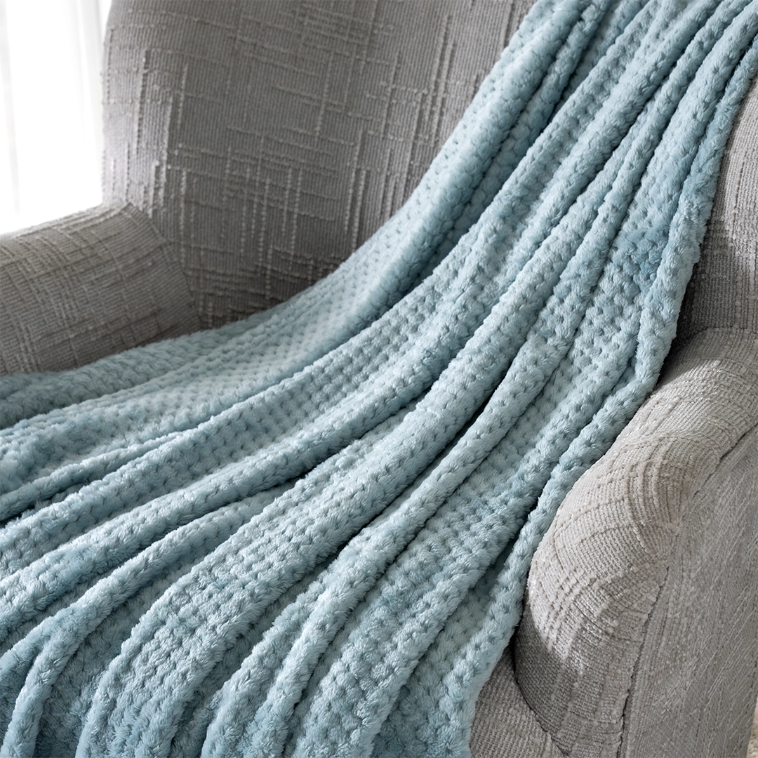 Celestine Knitted Blanket Light Blue 127x152Cm - Image 4