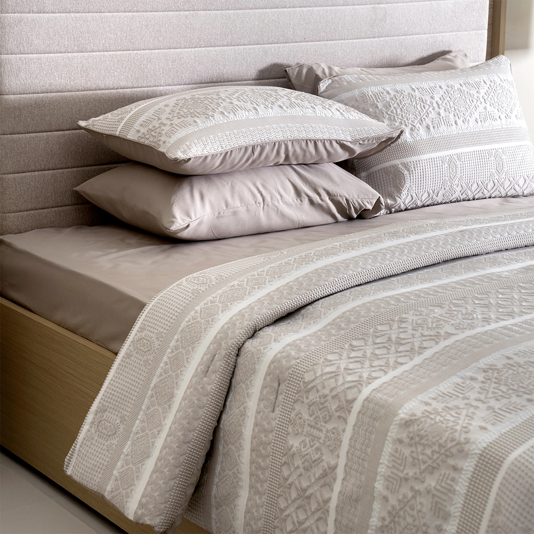 Sovera 6PCS Jacquard Comforter Set Beige