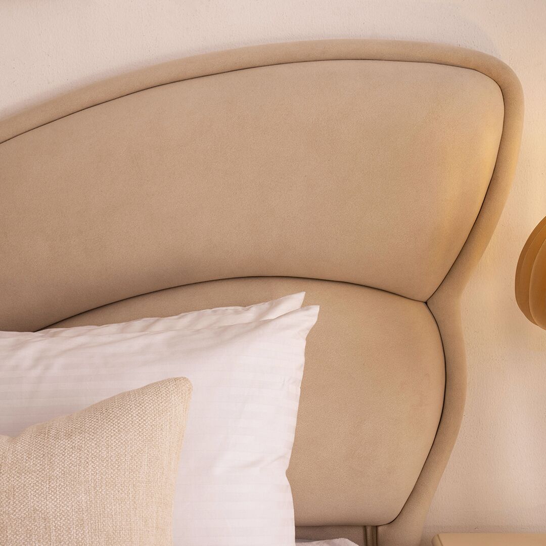 Monarch Bed - Image 4